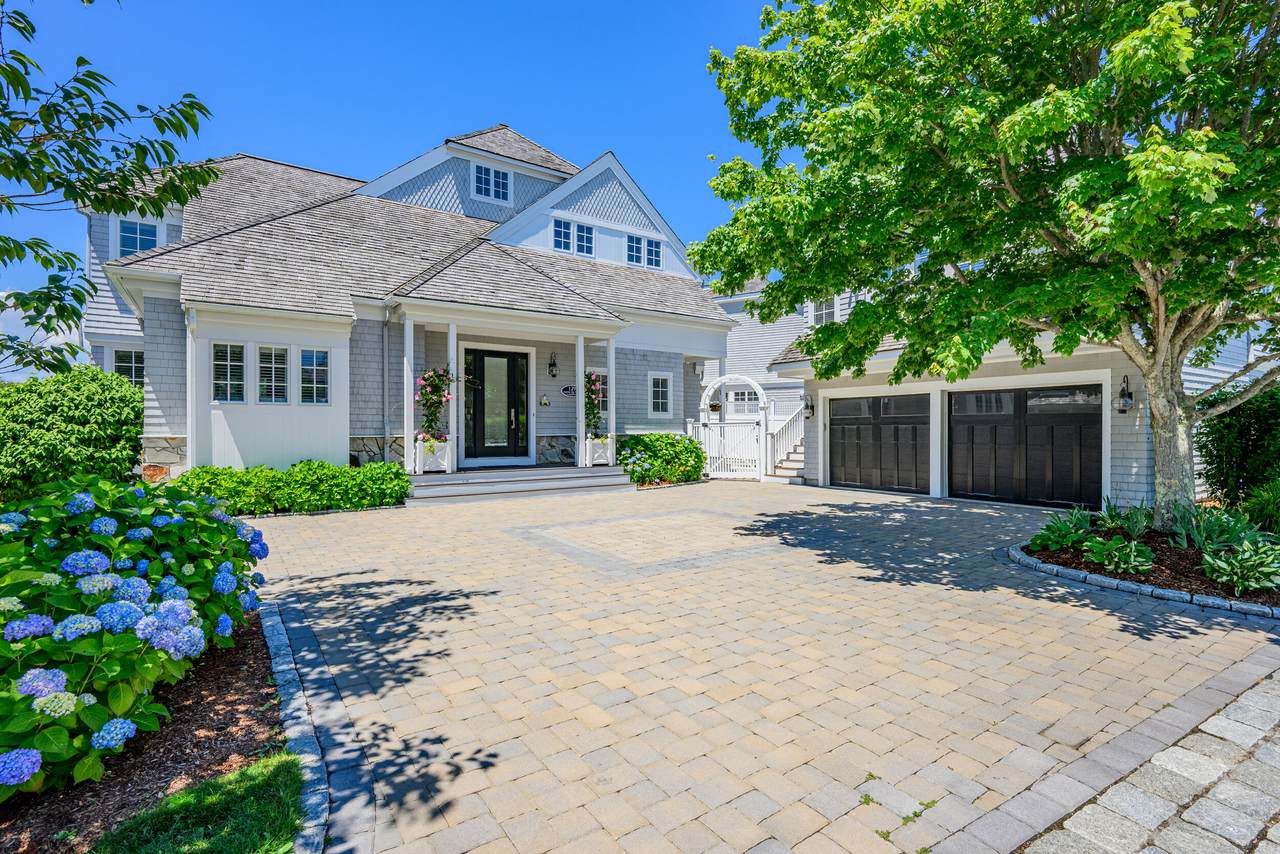 129 Shore Drive - Photo 1
