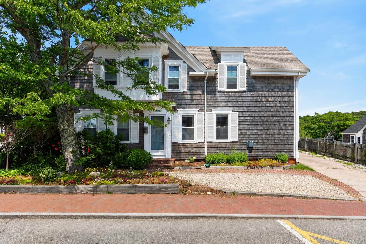 484 Commercial Street - Photo 1