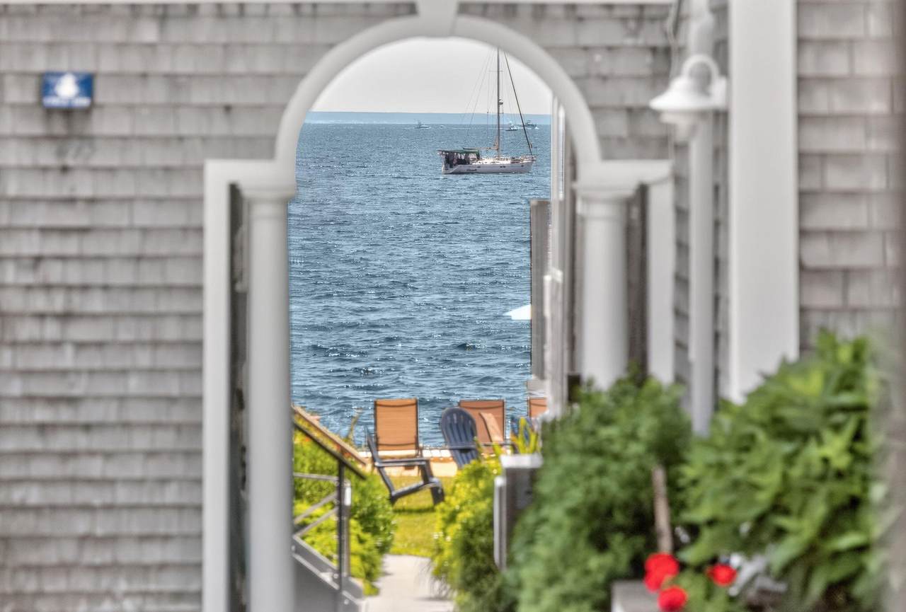 https://bt-photos.global.ssl.fastly.net/capecod/1280_boomver_1_22603246-2.jpg