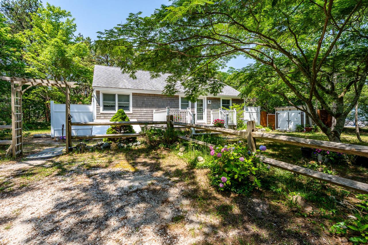 110 Wixom Avenue - Photo 1