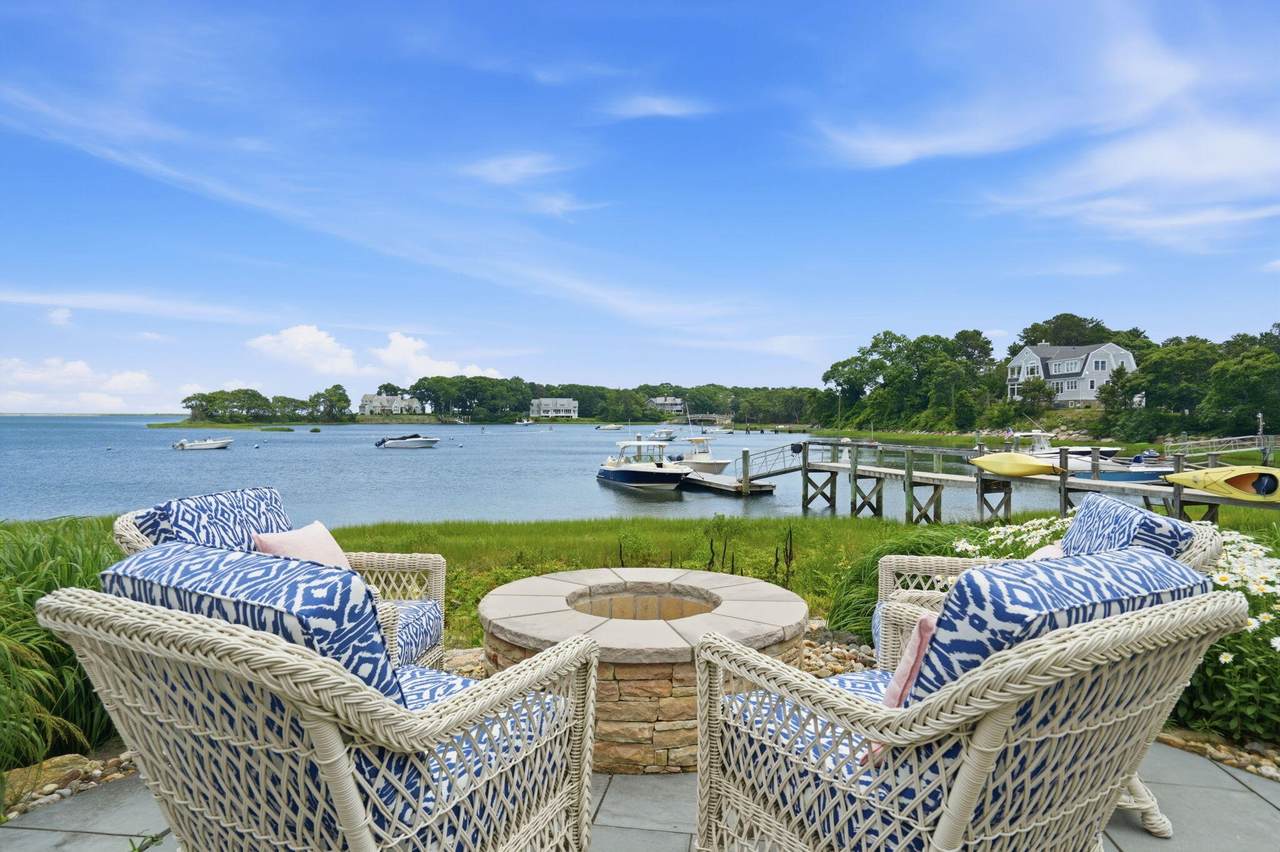 181 Daniels Island Road - Photo 1