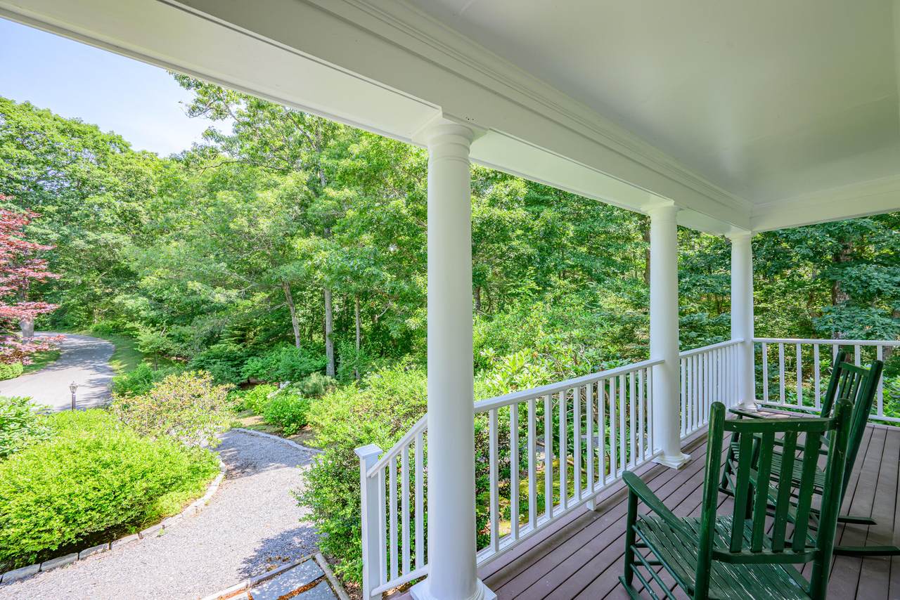 https://bt-photos.global.ssl.fastly.net/capecod/1280_boomver_1_22603393-2.jpg