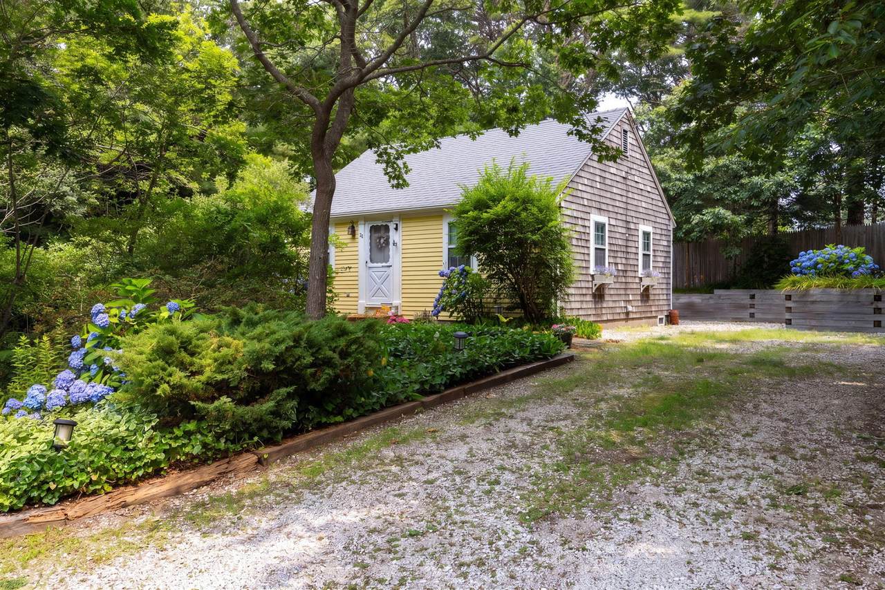 22 Country Lane - Photo 1
