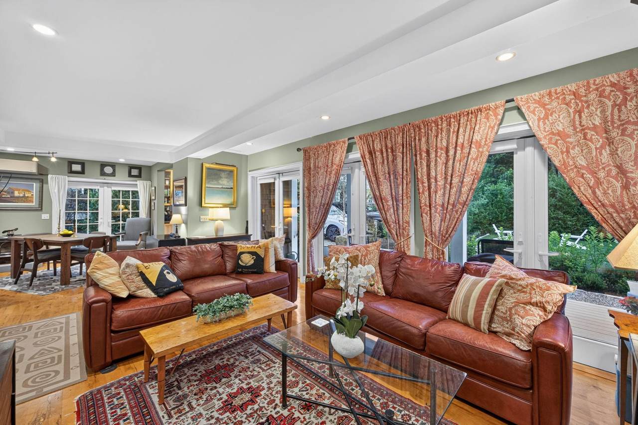 10 Snows Lane - Photo 1