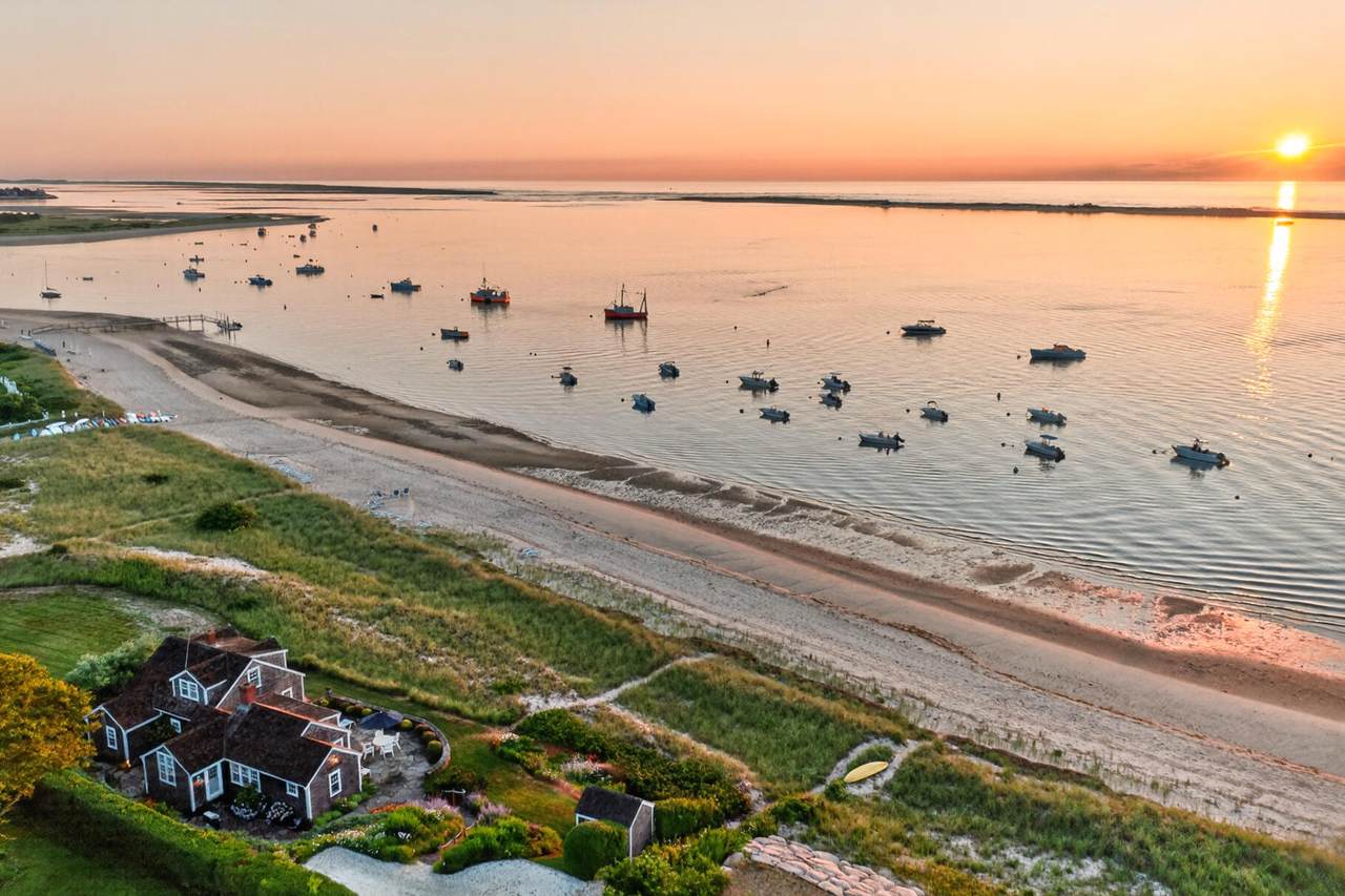 https://bt-photos.global.ssl.fastly.net/capecod/1280_boomver_1_22603612-2.jpg
