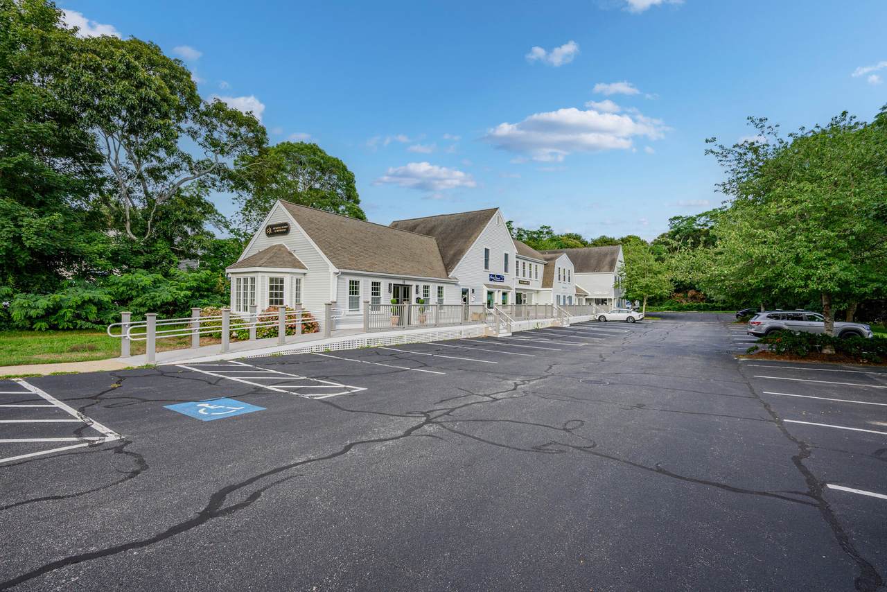 https://bt-photos.global.ssl.fastly.net/capecod/1280_boomver_1_22603669-2.jpg