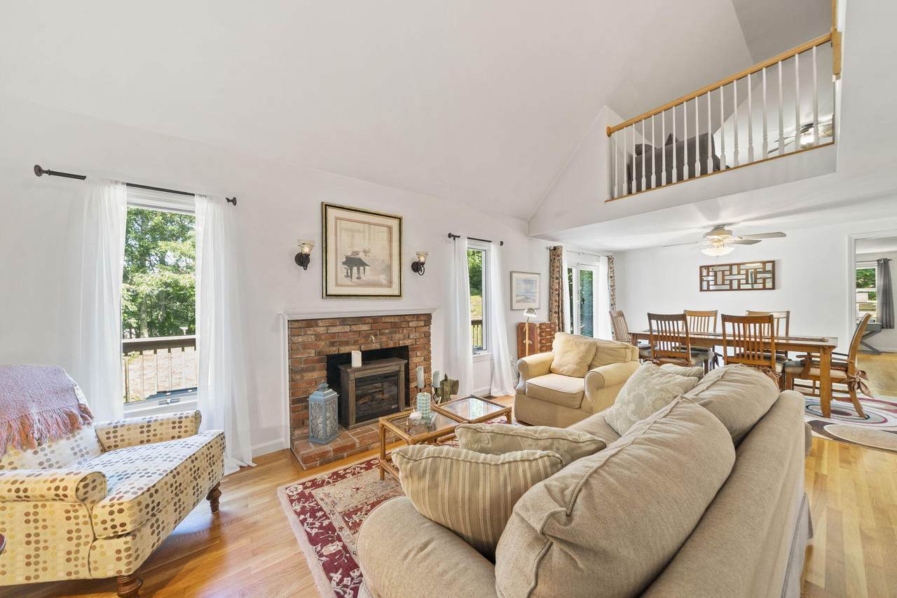 https://bt-photos.global.ssl.fastly.net/capecod/1280_boomver_1_22603775-2.jpg