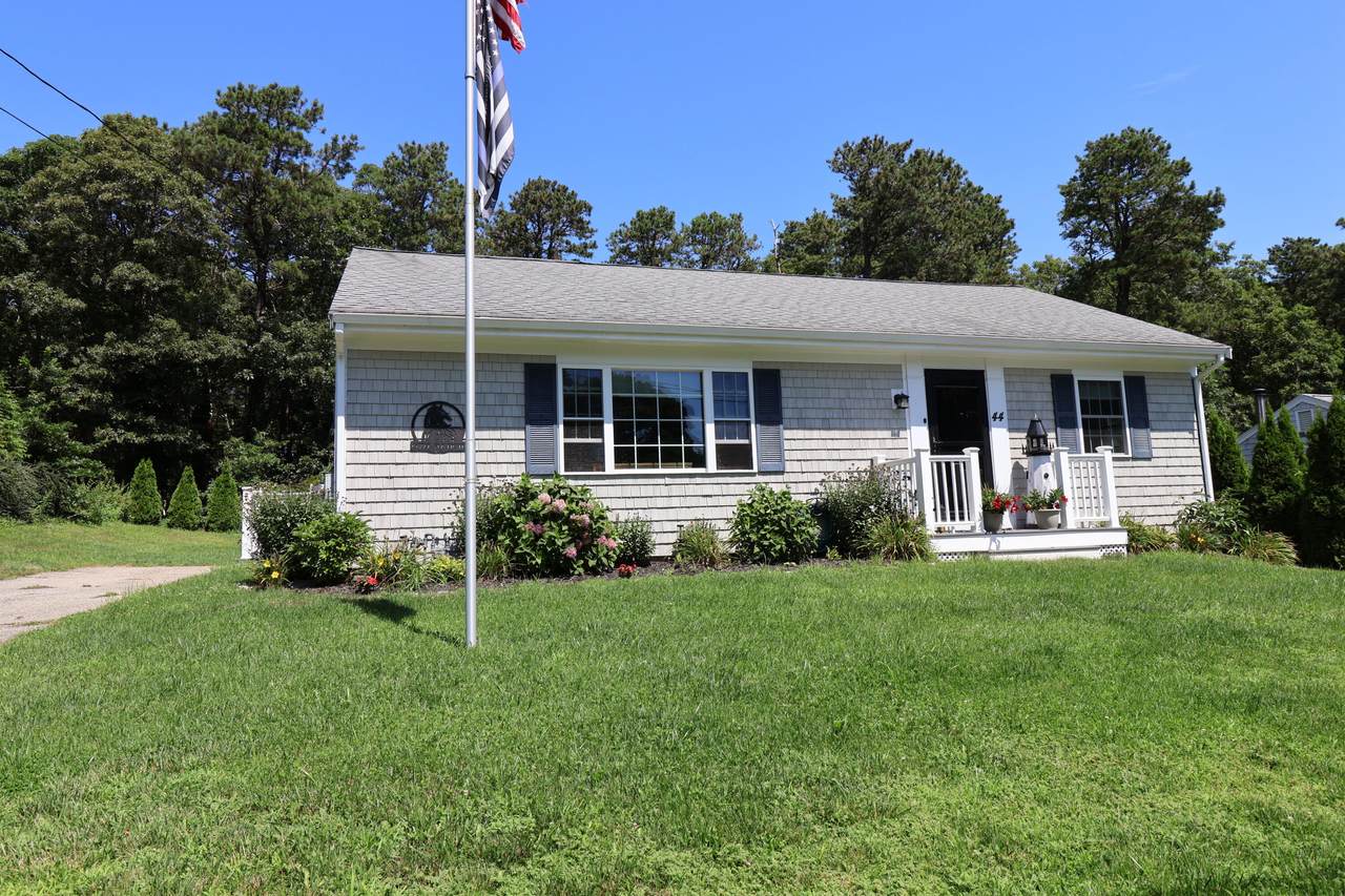 44 Debbie Lane - Photo 1