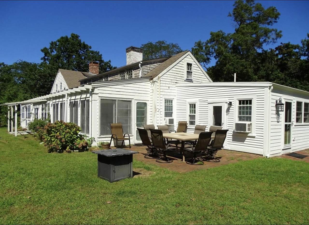 939 Main Street - Photo 1