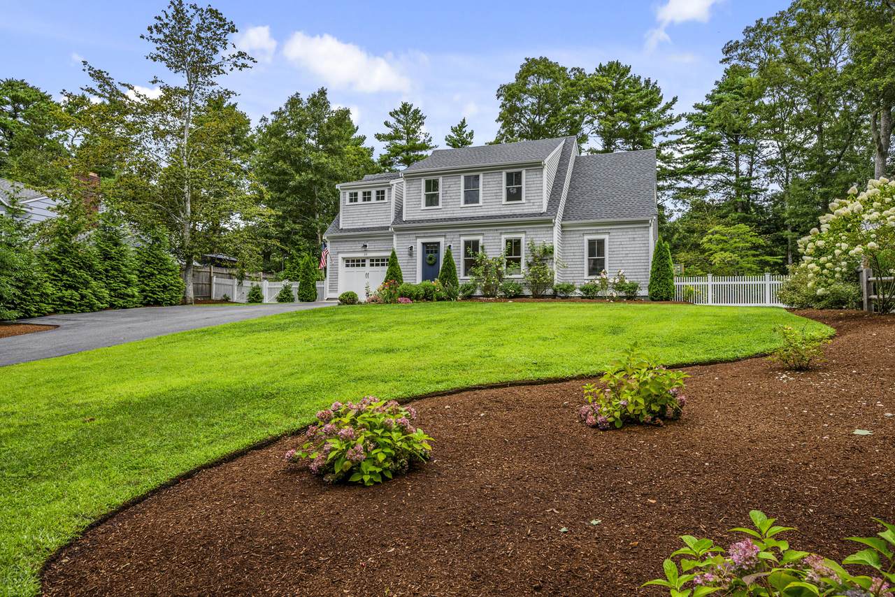 20 Wedgewood Drive - Photo 1