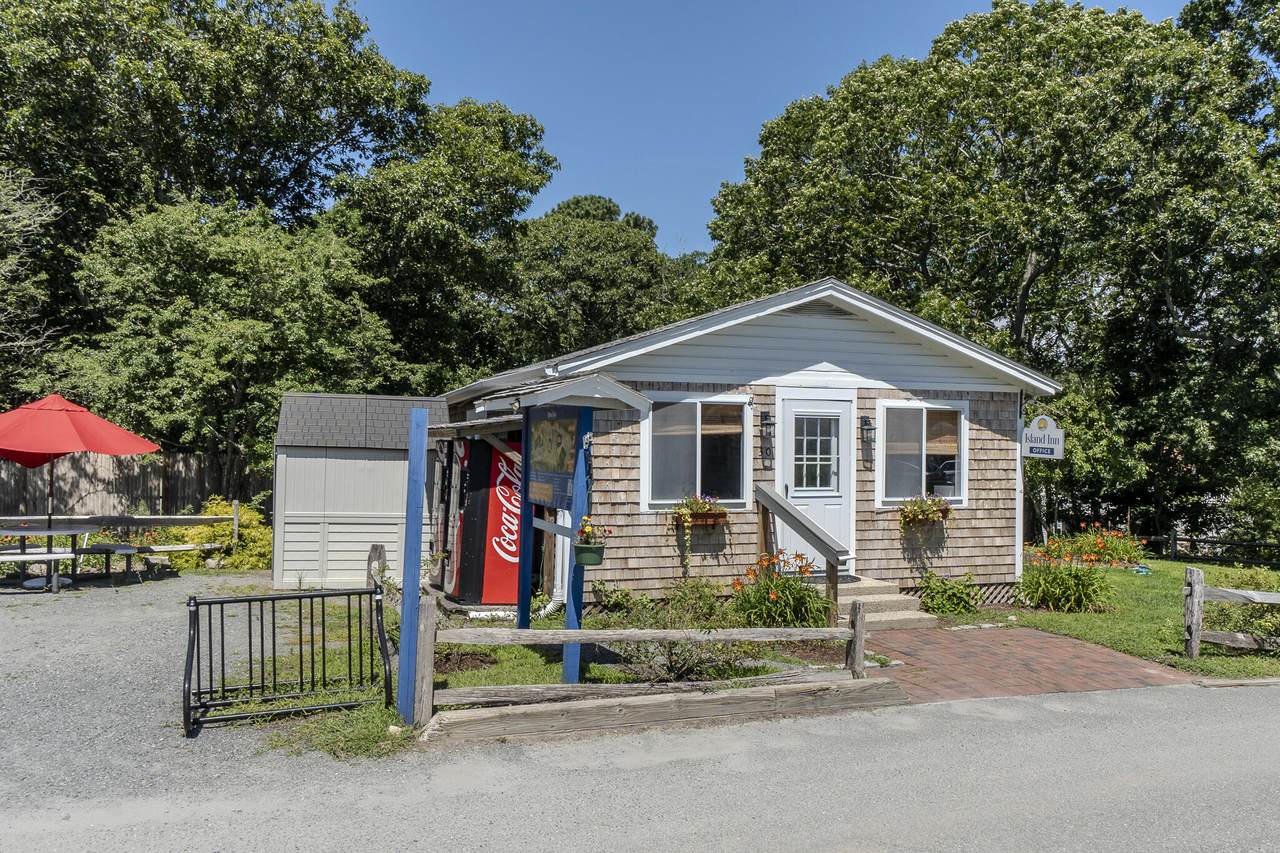 https://bt-photos.global.ssl.fastly.net/capecod/1280_boomver_1_22604260-2.jpg