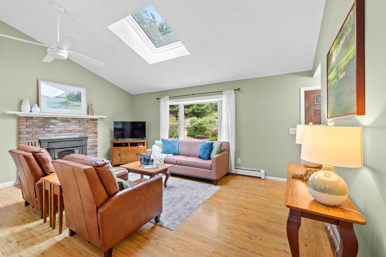 https://bt-photos.global.ssl.fastly.net/capecod/1280_boomver_1_22604502-2.jpg