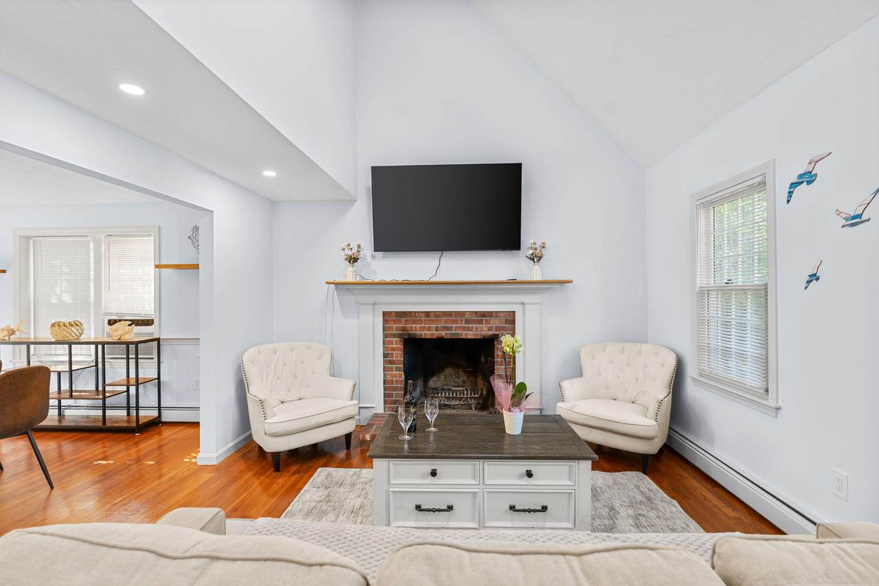 https://bt-photos.global.ssl.fastly.net/capecod/1280_boomver_1_22604507-2.jpg