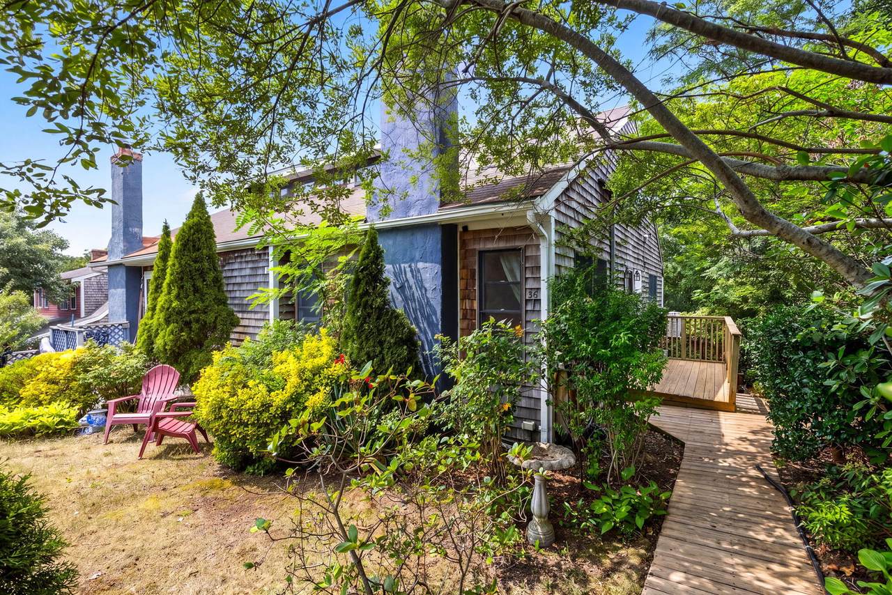 36 Nelson Avenue - Photo 1