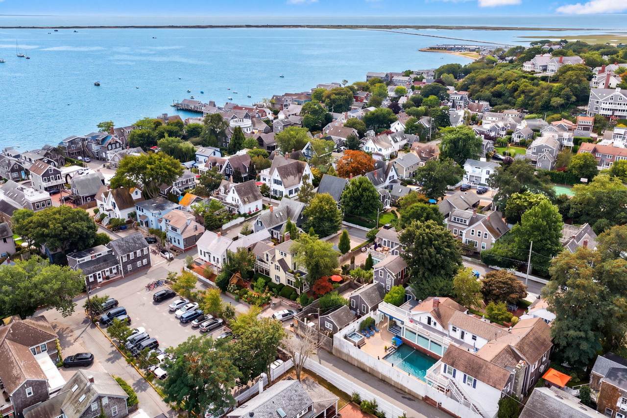 https://bt-photos.global.ssl.fastly.net/capecod/1280_boomver_1_22604572-2.jpg