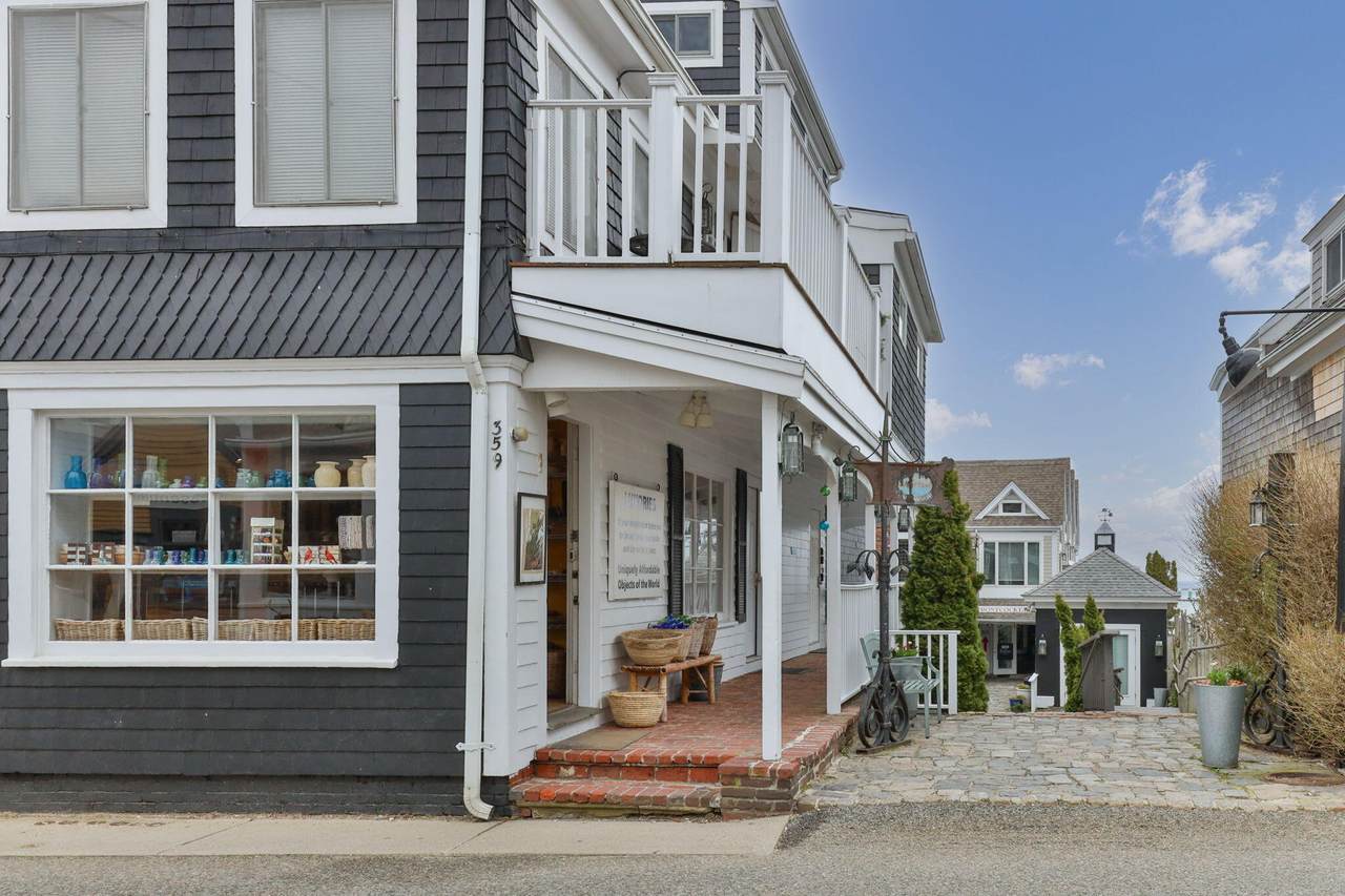 359 Commercial Street - Photo 1