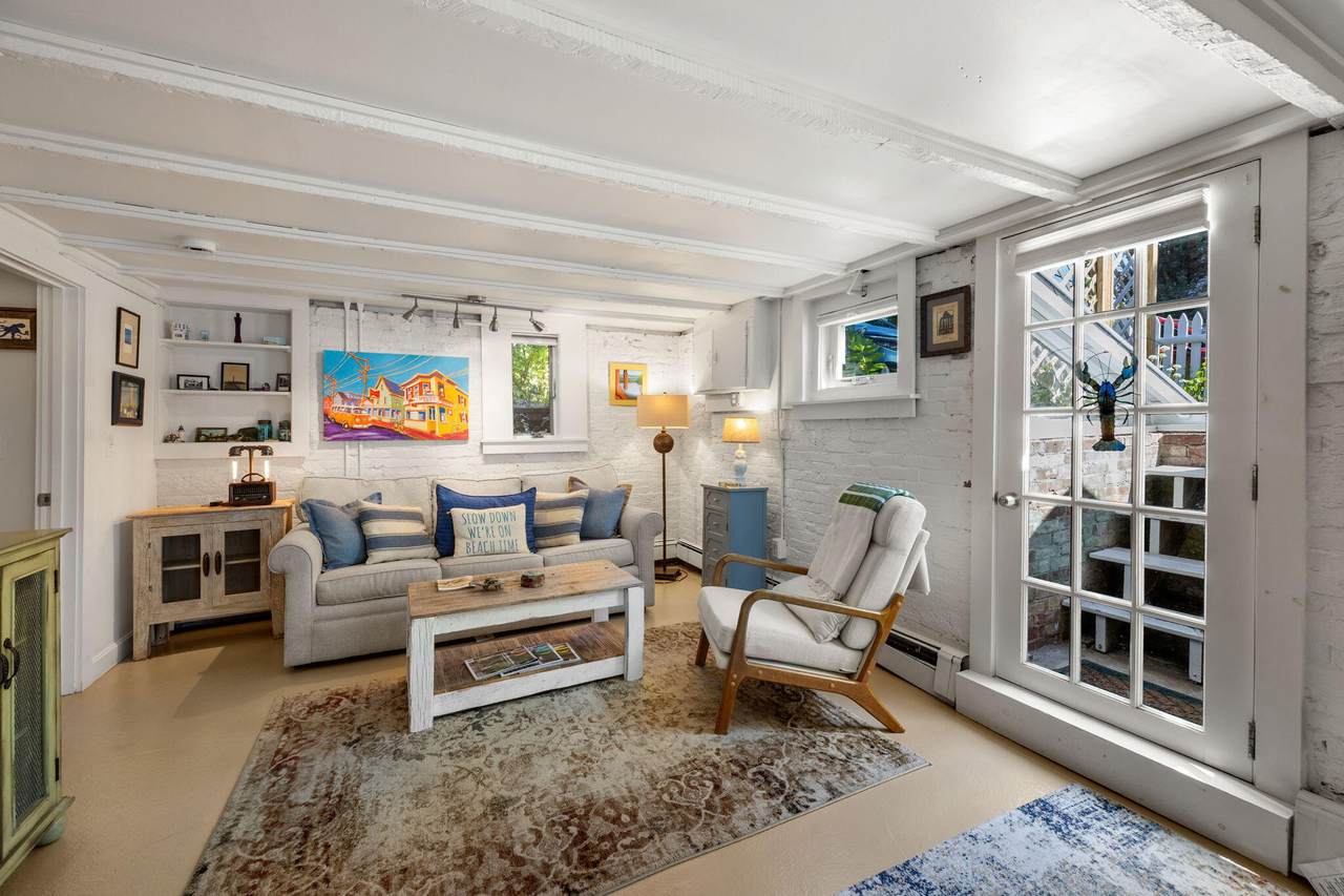 18 Standish Street - Photo 1