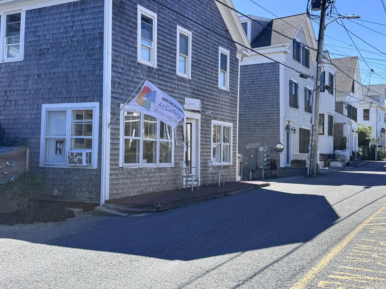 423 Commercial Street - Photo 1