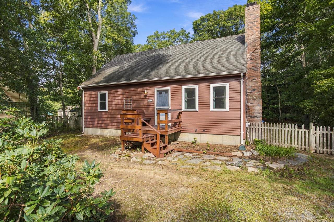35 Pinecrest Beach Drive - Photo 1