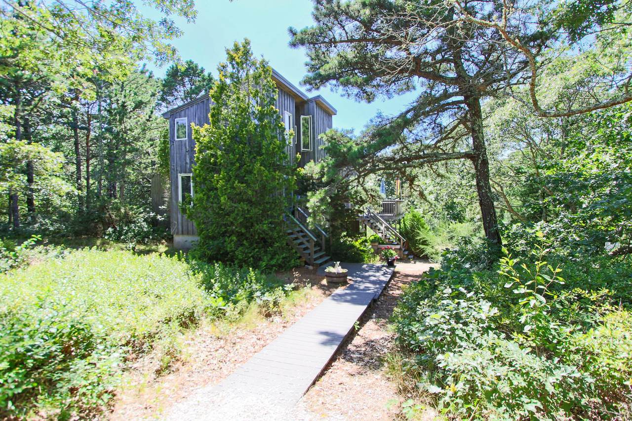 https://bt-photos.global.ssl.fastly.net/capecod/1280_boomver_1_22604912-2.jpg