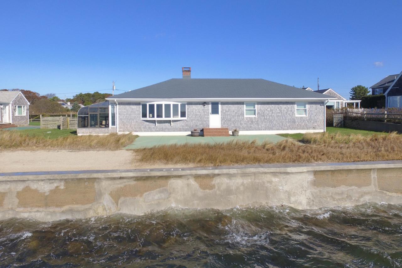 81 Hawes Avenue - Photo 1