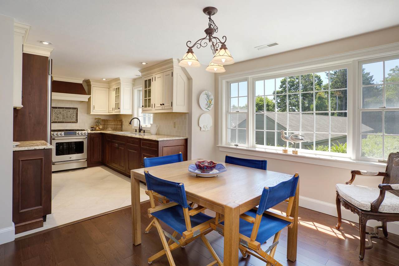 920 Main Street - Photo 1