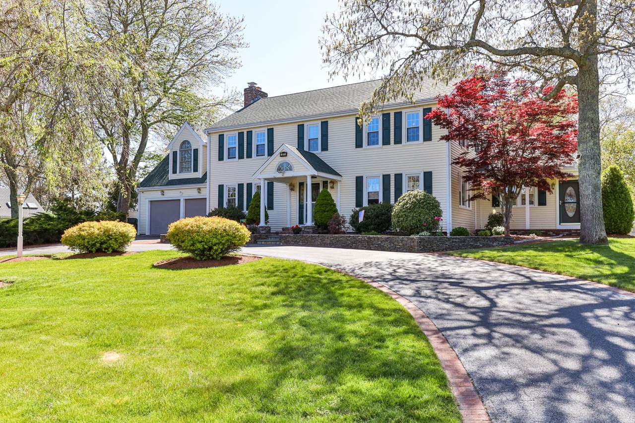 277 Pleasant Pines Avenue - Photo 1