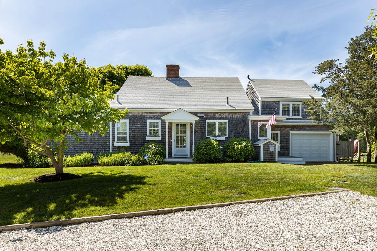 103 Nashawena Street - Photo 1