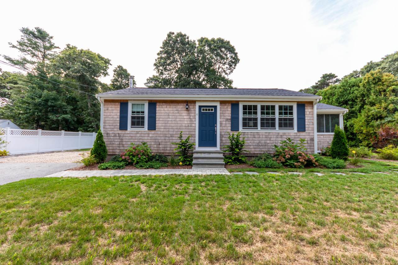 6 Hillside Avenue - Photo 1