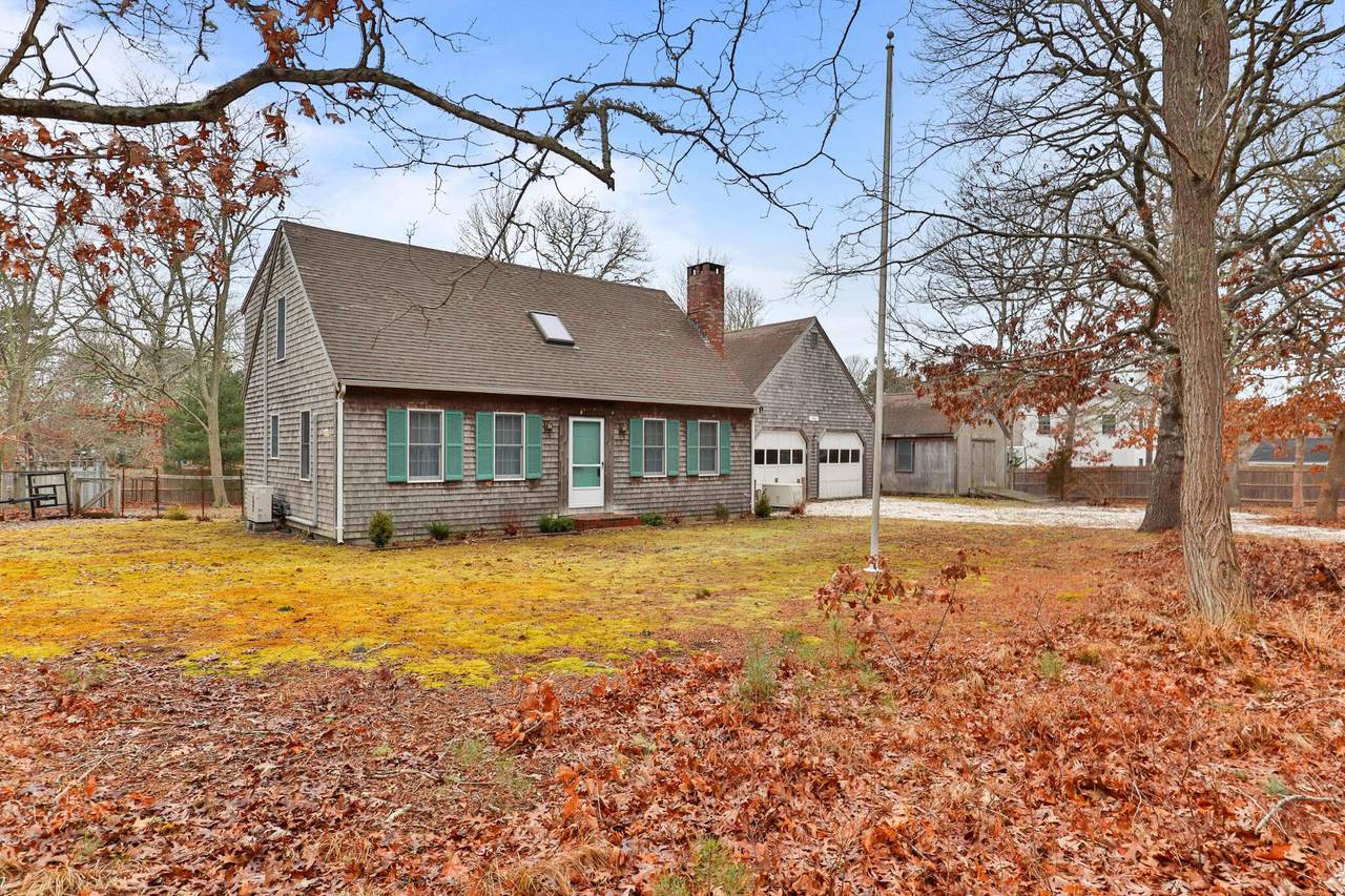 131 Oakwood Road - Photo 1