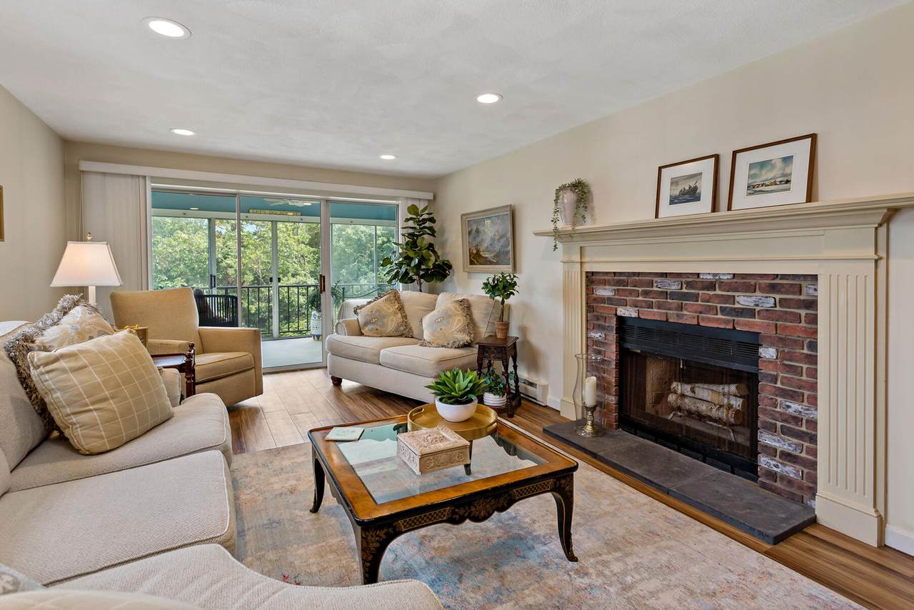 21 Hilltop Drive - Photo 1