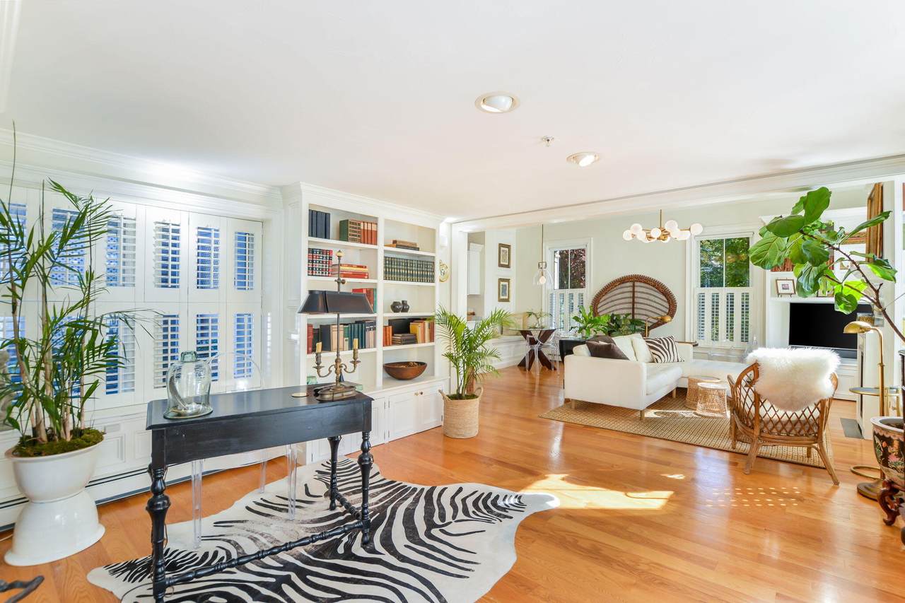 606 Falmouth Highway - Photo 1
