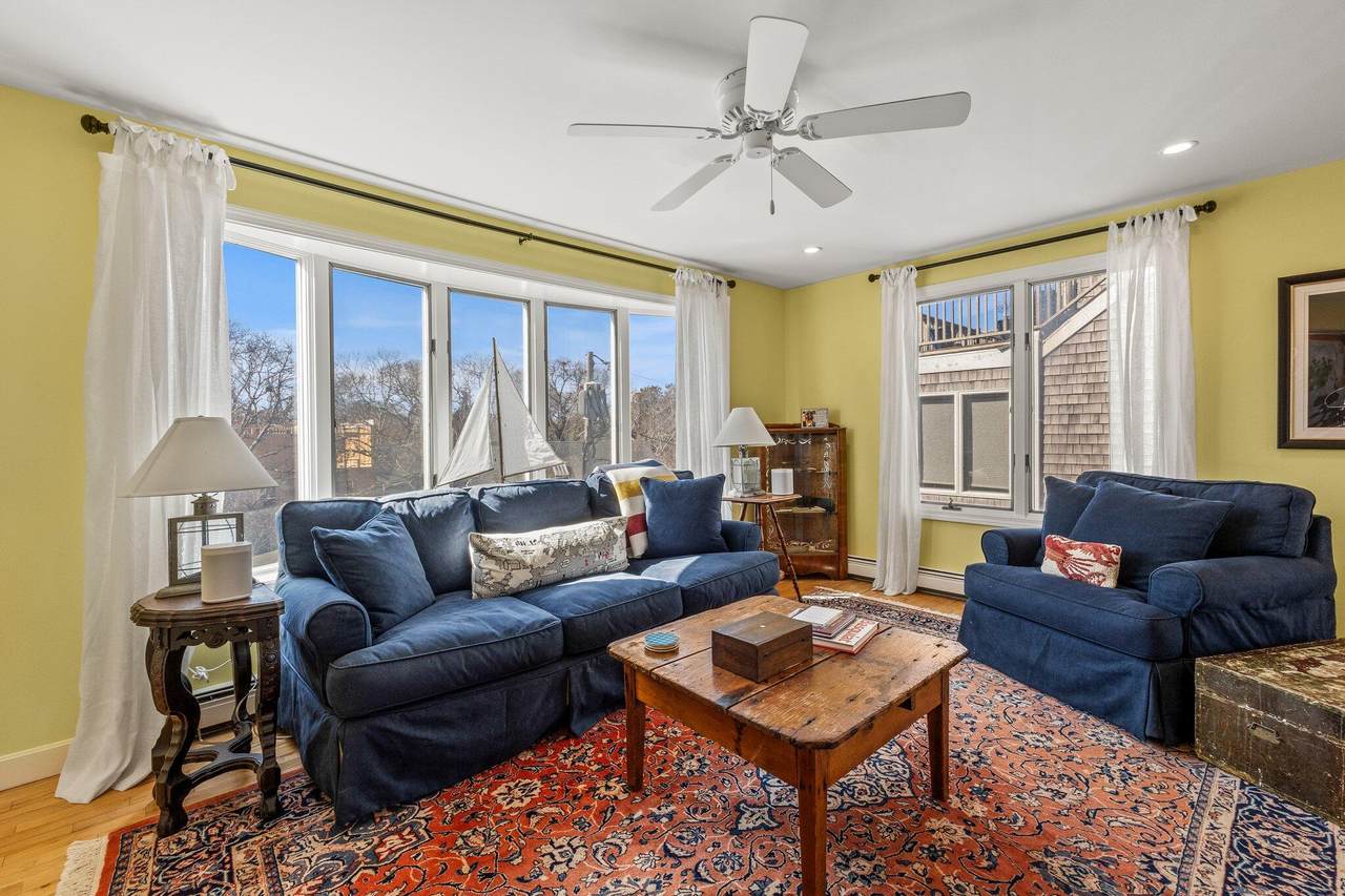4 Willow Drive - Photo 1