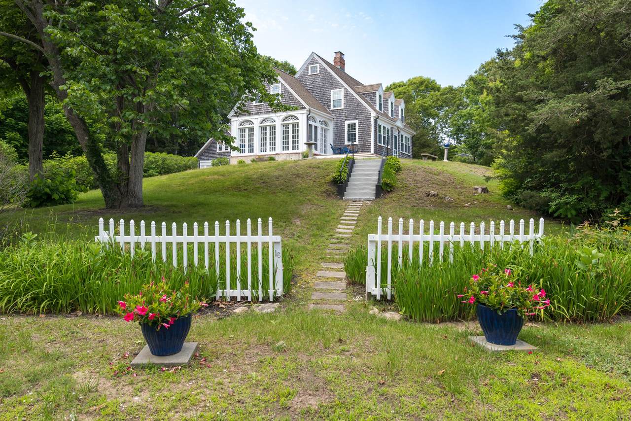 https://bt-photos.global.ssl.fastly.net/capecod/1280_boomver_2_22501761-2.jpg