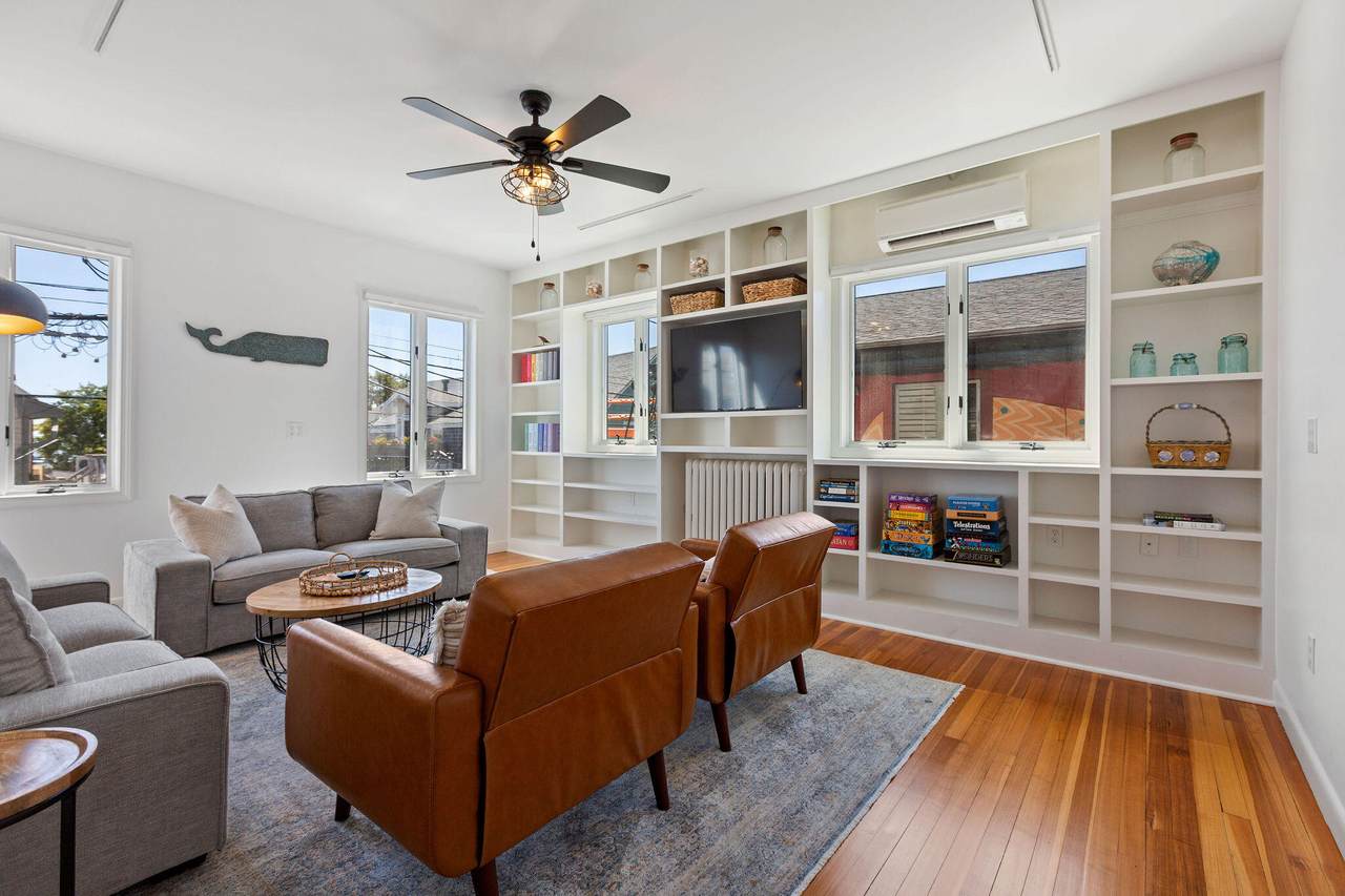 290 Commercial Street - Photo 1