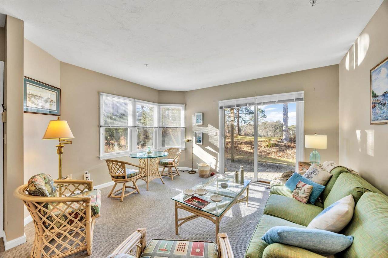10 Oak Glen Village - Photo 1