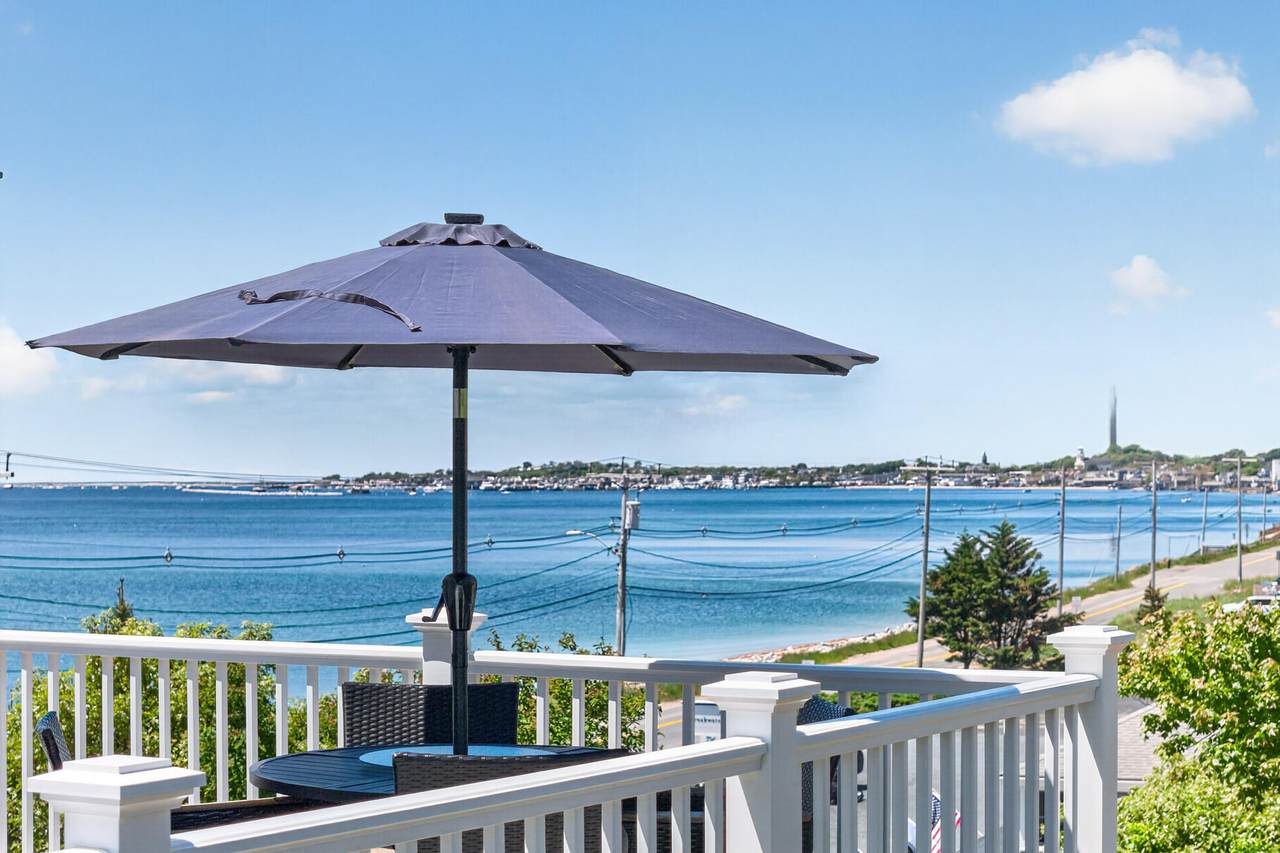 https://bt-photos.global.ssl.fastly.net/capecod/1280_boomver_2_22600369-2.jpg