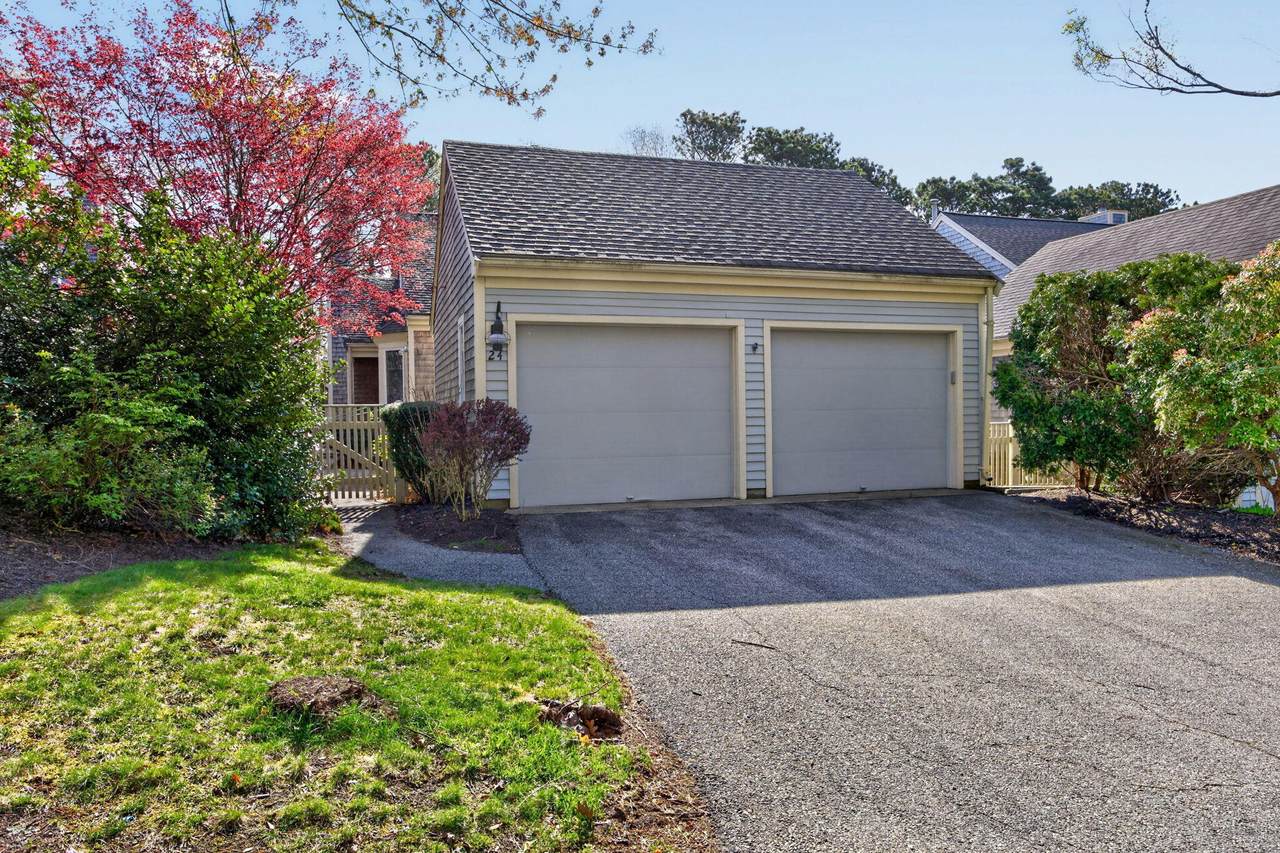 24 Woods Circle - Photo 1