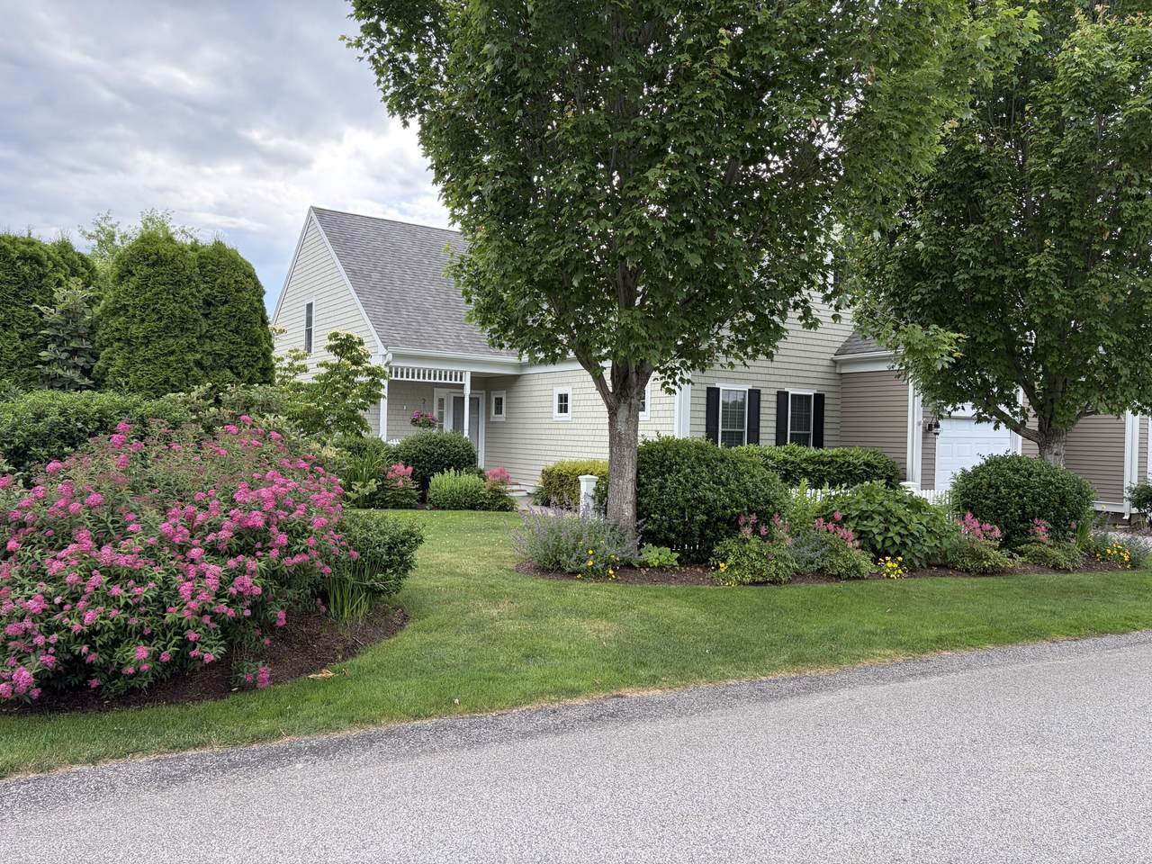 2 Amberwood Court - Photo 1