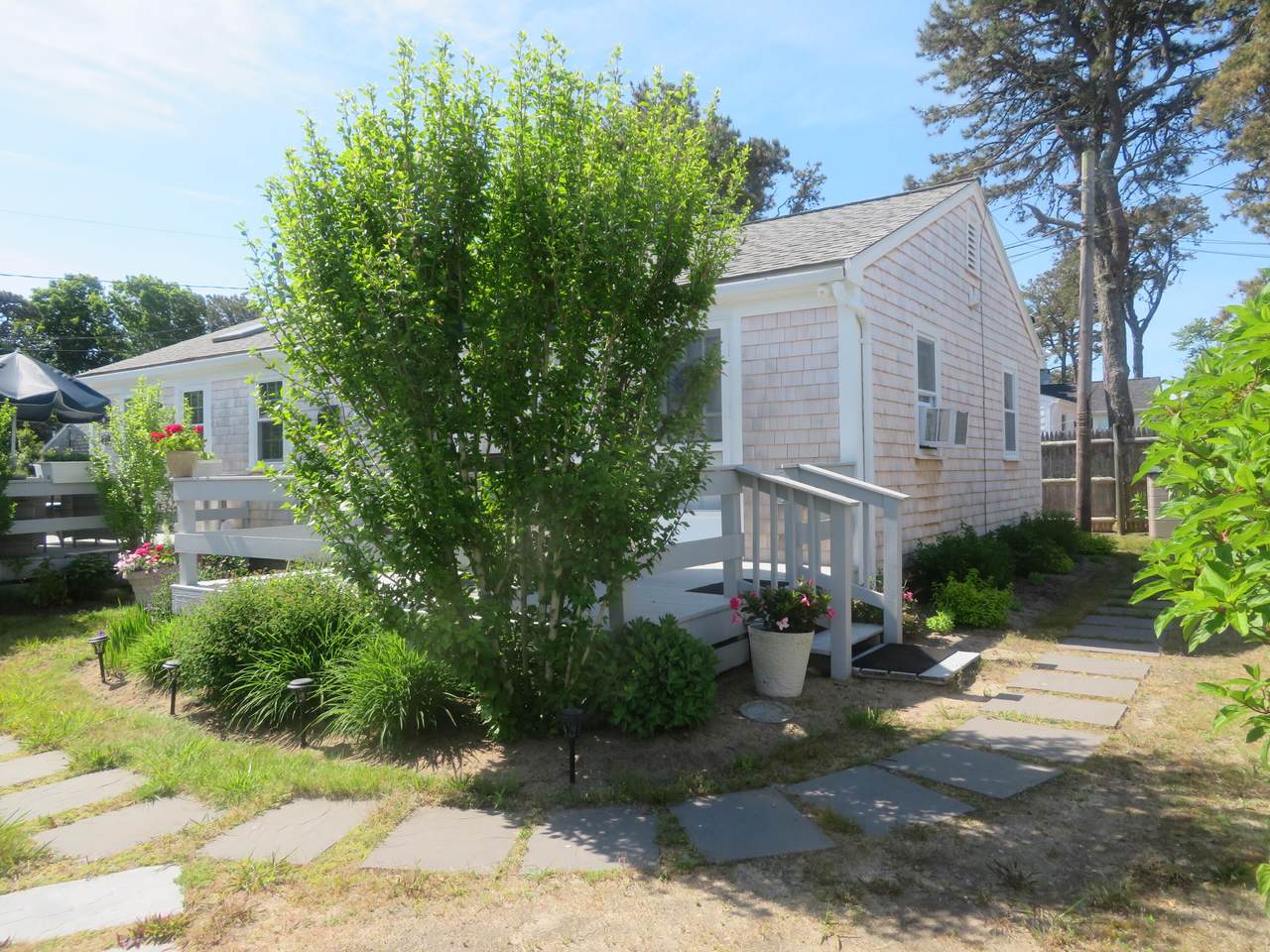https://bt-photos.global.ssl.fastly.net/capecod/1280_boomver_2_22602478-2.jpg