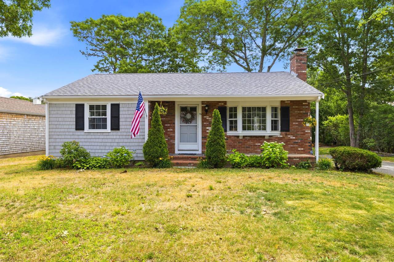 90 Castlewood Circle - Photo 1