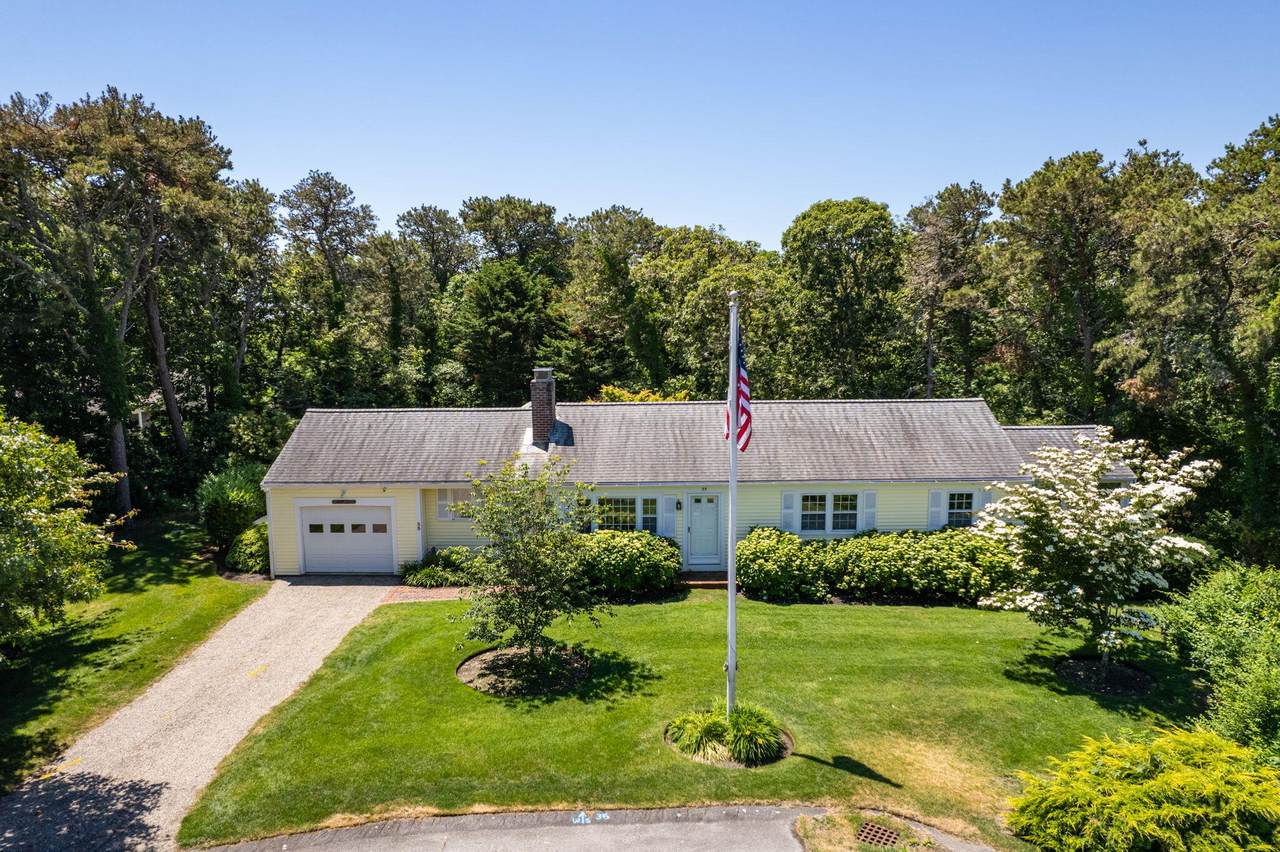 35 Oakridge Circle - Photo 1
