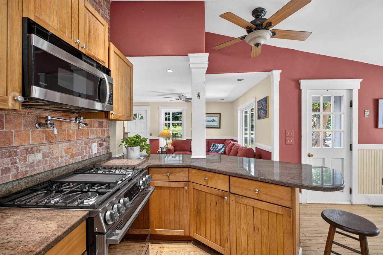 https://bt-photos.global.ssl.fastly.net/capecod/1280_boomver_2_22603830-2.jpg