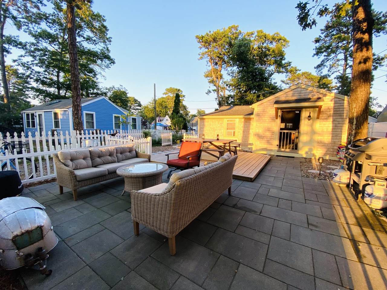 https://bt-photos.global.ssl.fastly.net/capecod/1280_boomver_1_22603846-2.jpg