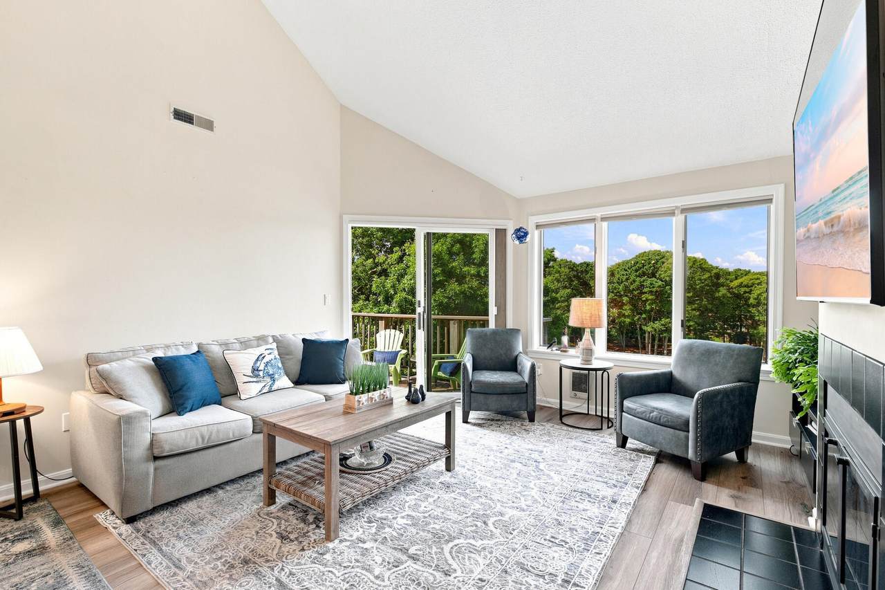 230 Kates Path - Photo 1