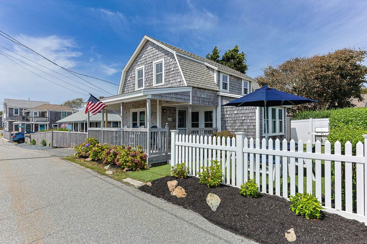 12 Atlantic Street - Photo 1