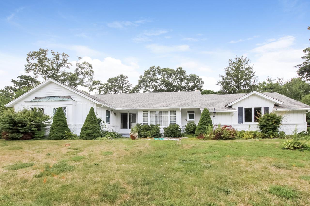 131 Country Club Drive - Photo 1