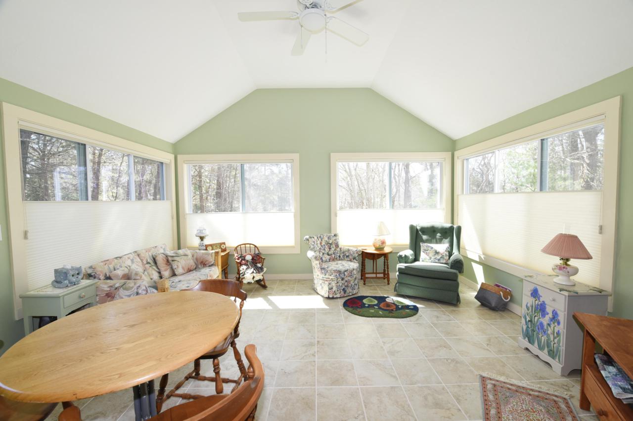 10 Rolling Green Lane - Photo 1