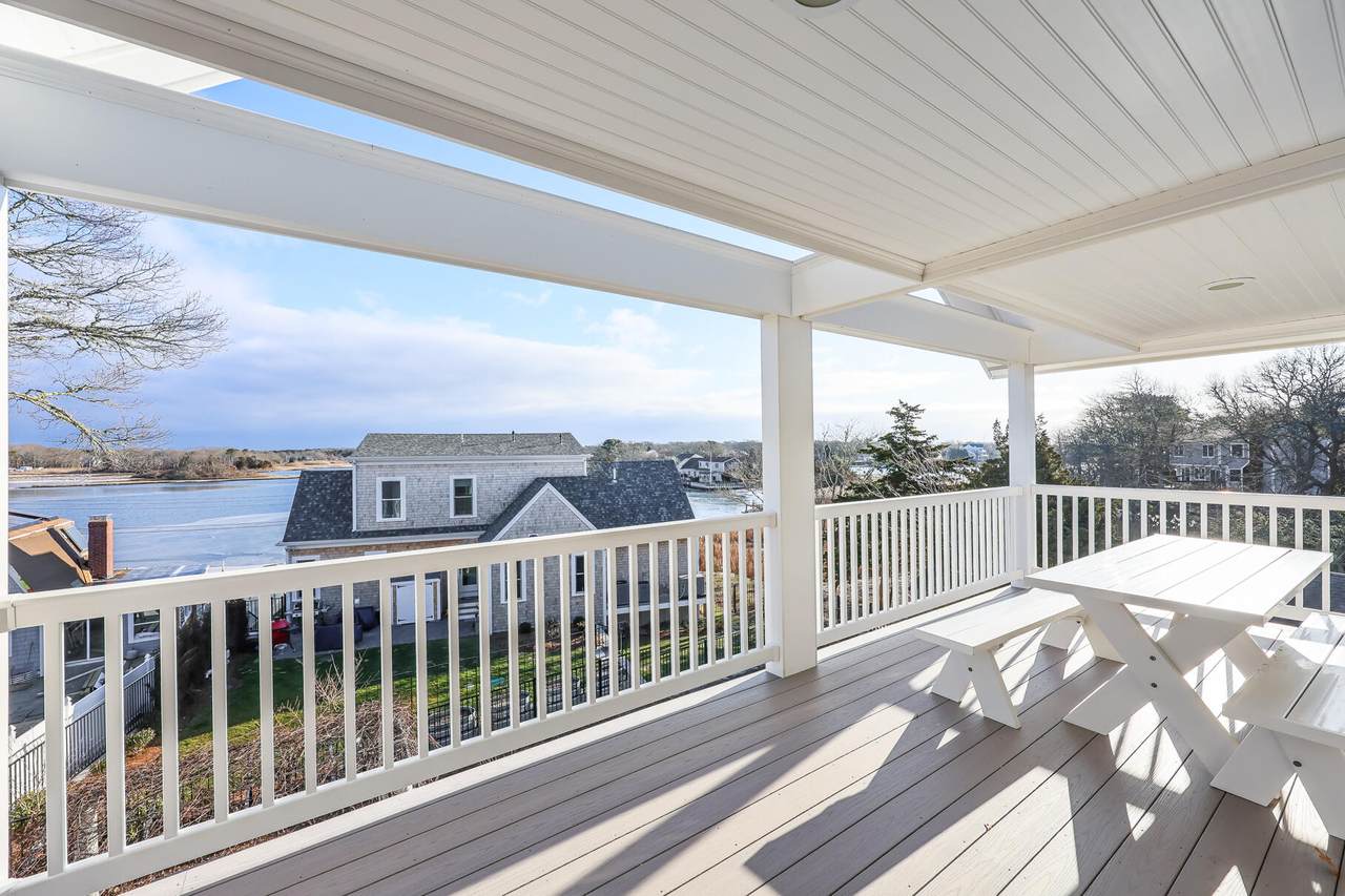 138 Baxter Avenue - Photo 1