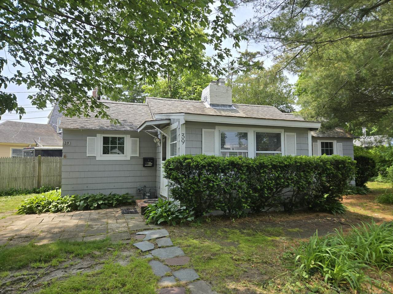 39 Alden Way - Photo 1